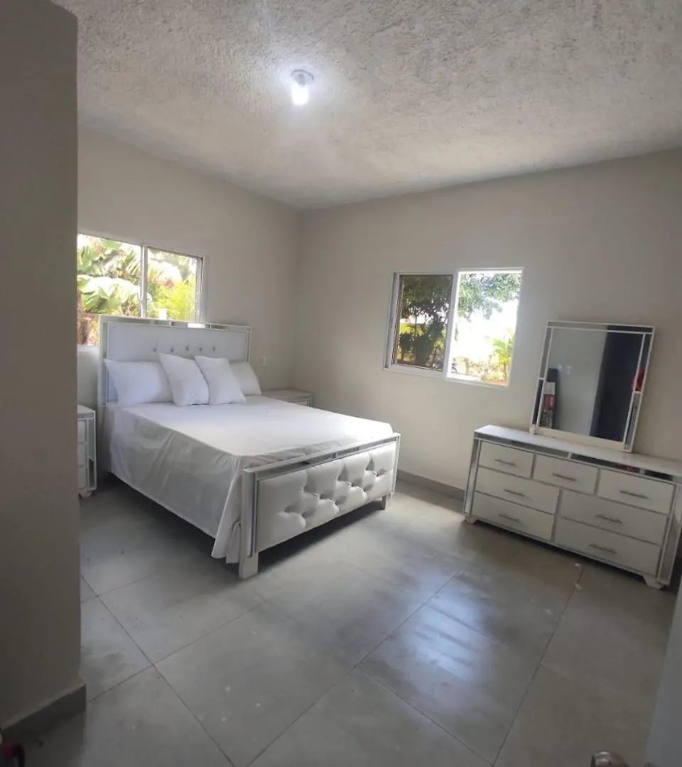 Hermosa Casa En Juana Vicenta Samana
